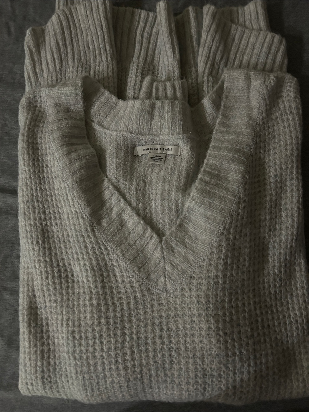 American Eagle Outfitters Women’s Light Gray V-Neck Waffle Knit Sweater